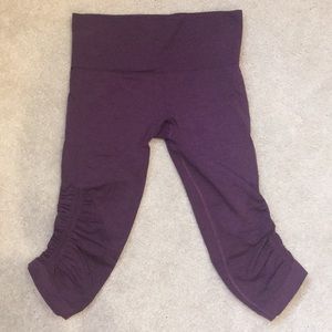 LULULEMON flow & go ruched crop legging - Mulberry